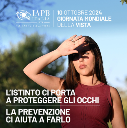 Locandina IAPB Italia: L'istinto ci porta a proteggere gli occhi. La prevenzione ci aiuta a farlo. 